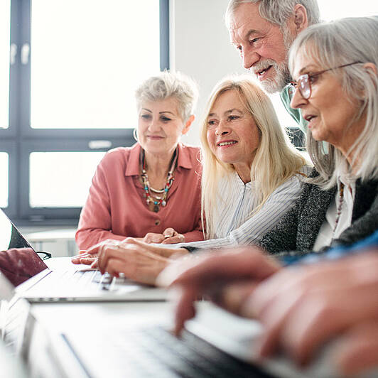 Öffnet die Seite 'Treffpunkt Digitales'